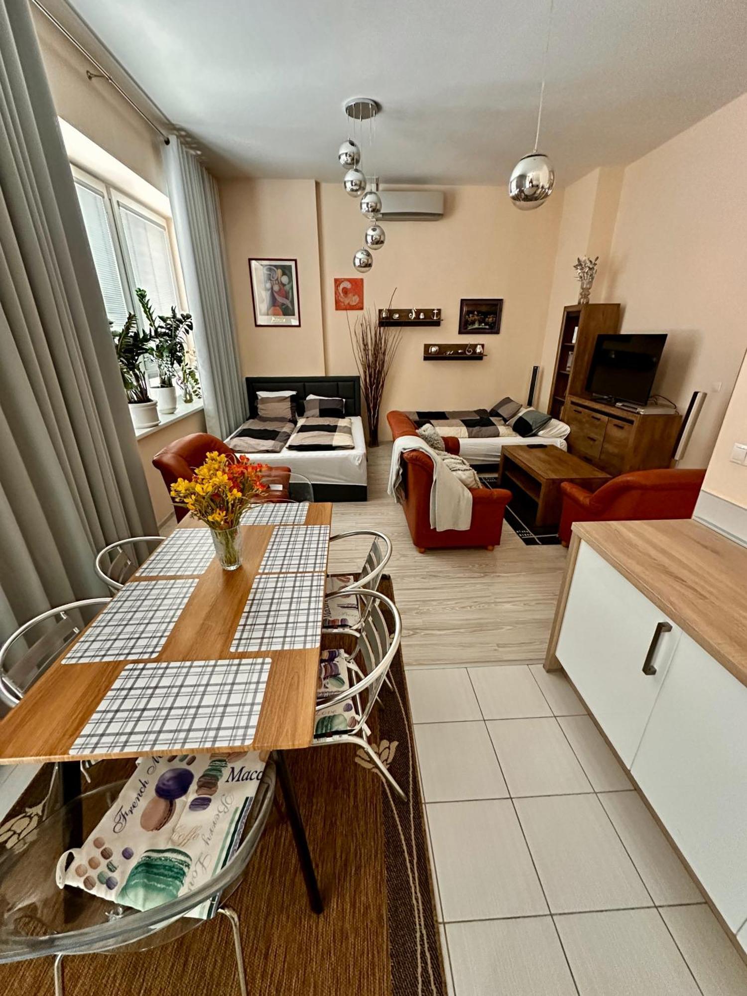 Princess Main Square Apartment 波普拉德 外观 照片